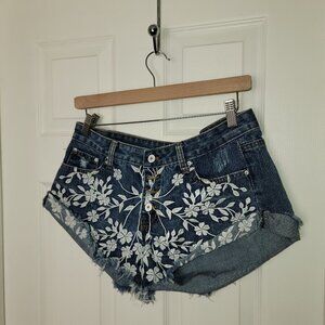 FLORAL DENIM EMBROIDERY SHORTS | SIZE SMALL